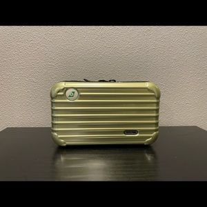 Rimowa Travel Bag green